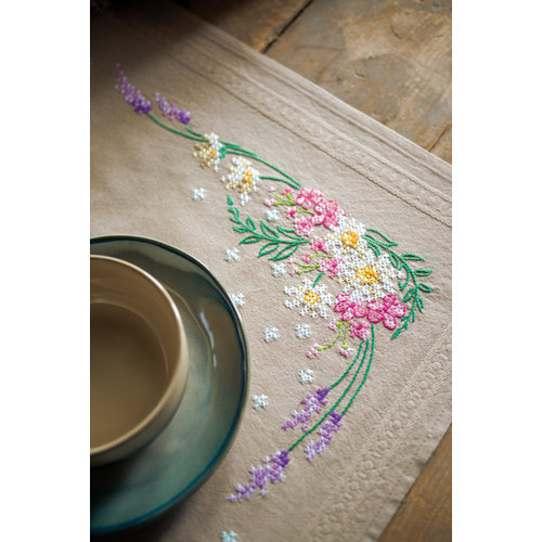 Vervaco Tafelkleed kit Lentebloemen Vervaco Tafelkleed kit Lentebloemen