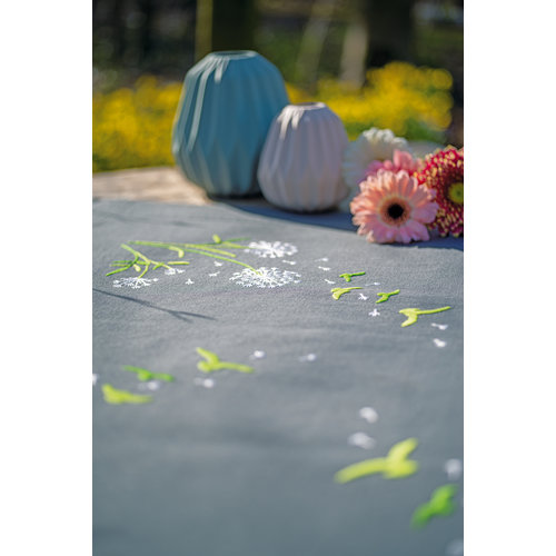 Vervaco Tafelkleed kit Bloempluisjes Vervaco Tafelkleed kit Bloempluisjes