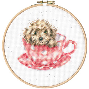 Bothy Threads Borduurpakket Hannah Dale - Teacup Pup - Bothy Threads