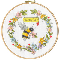 Borduurpakket Eleanor Teasdale - Queen Bee - Bothy Threads