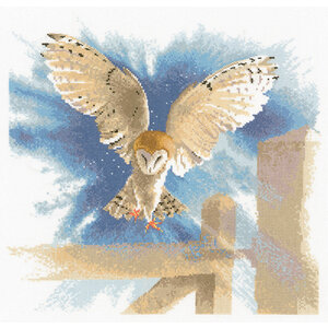 Heritage Crafts Borduurpakket Owl in Flight - Heritage Crafts