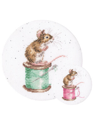 Bothy Threads Borduurpakket Hannah Dale - Sew It Begins - Bothy Threads Bothy Threads Borduurpakket Hannah Dale - Sew It Begins - Bothy Threads