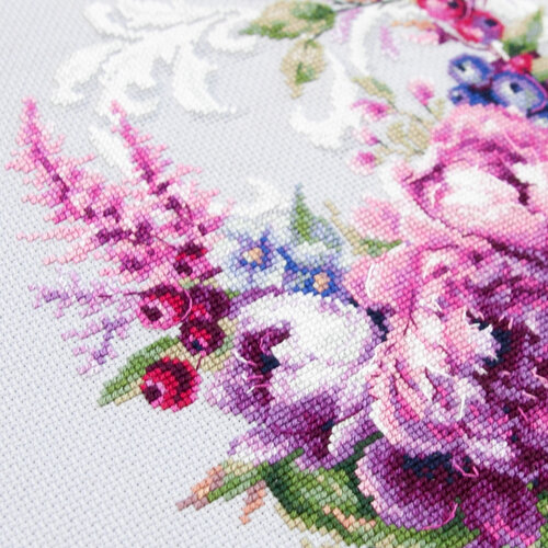 Borduurpakket Purple Silk Peonies - Magic Needle