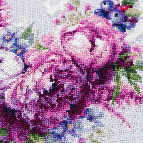Borduurpakket Purple Silk Peonies - Magic Needle