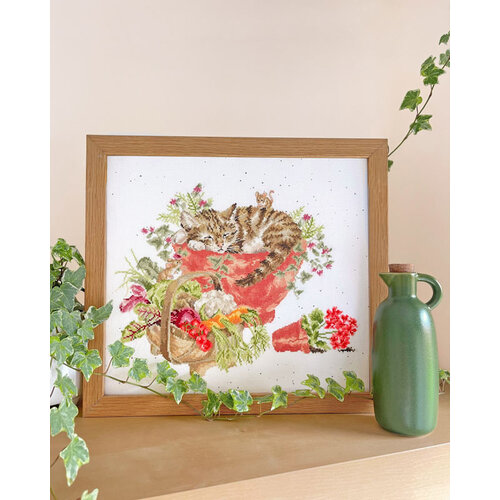 Bothy Threads Borduurpakket Hannah Dale - Purrrfect Spot - Bothy Threads Bothy Threads Borduurpakket Hannah Dale - Purrrfect Spot - Bothy Threads