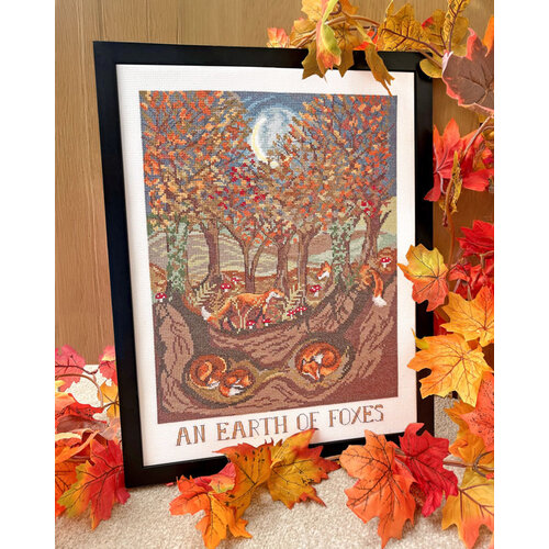 Bothy Threads Borduurpakket Lizzie Spikes - An Earth Of Foxes - Bothy Threads Bothy Threads Borduurpakket Lizzie Spikes - An Earth Of Foxes - Bothy Threads