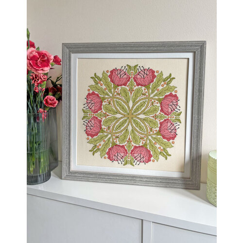 Bothy Threads Borduurpakket Beth Buffington - Celtic Poppies - Bothy Threads Bothy Threads Borduurpakket Beth Buffington - Celtic Poppies - Bothy Threads