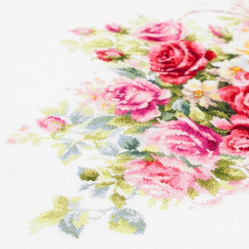 Magic Needle Borduurpakket Basket with Roses - Magic Needle