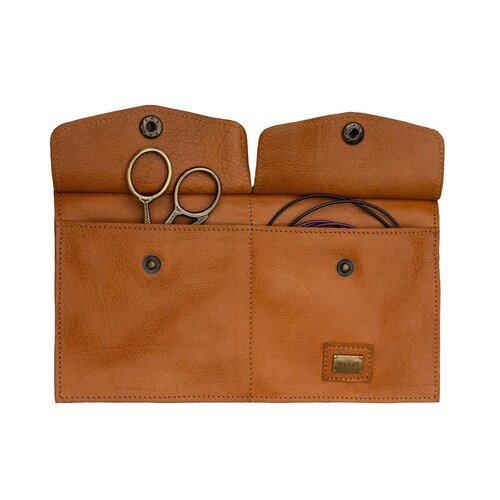 Muud Muud Carita H - Afneembare leren tas met praktische details 21x12cm Muud Muud Carita H - Afneembare leren tas met praktische details 21x12cm