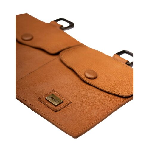 Muud Muud Carita H - Afneembare leren tas met praktische details 21x12cm Muud Muud Carita H - Afneembare leren tas met praktische details 21x12cm
