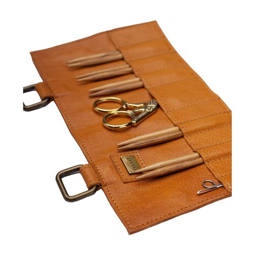 Muud Muud Carita I - Afneembare leren etui voor verwisselbare breinaalden Muud Muud Carita I - Afneembare leren etui voor verwisselbare breinaalden