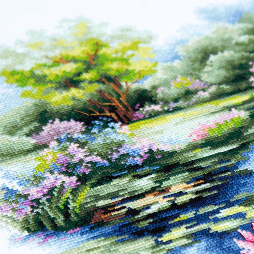 Magic Needle Borduurpakket The Water Lily Pond - Magic Needle