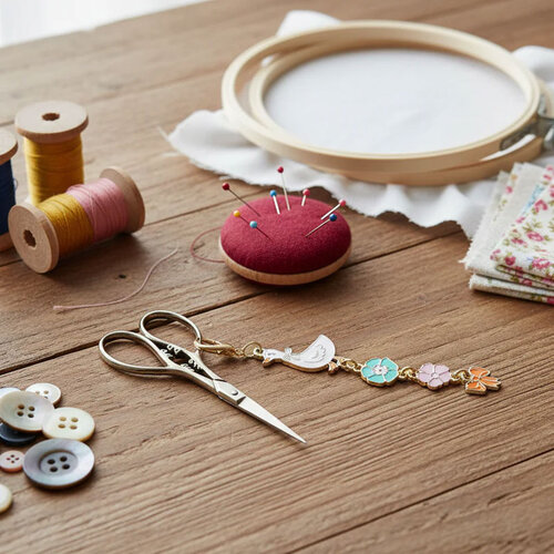 Leti Stitch Scissors Chain Happy Duckling - Leti Stitch