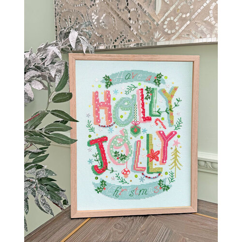 Bothy Threads Borduurpakket Hilary Yafai - Holly Jolly Christmas - Bothy Threads Bothy Threads Borduurpakket Hilary Yafai - Holly Jolly Christmas - Bothy Threads
