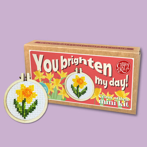 The Crafty Kit Company Borduurpakket Matchbox You Brighten my Day - The Crafty Kit Company The Crafty Kit Company Borduurpakket Matchbox You Brighten my Day - The Crafty Kit Company