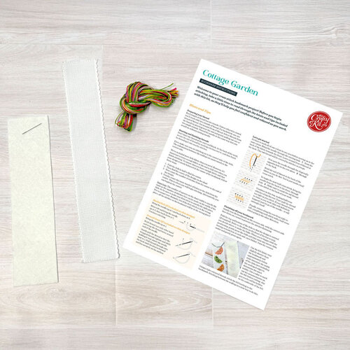 The Crafty Kit Company Borduurpakket Bookmark Cottage Garden - The Crafty Kit Company