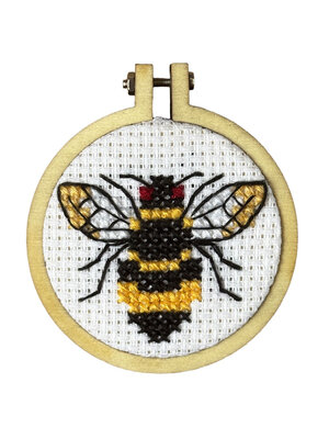 The Crafty Kit Company -  Borduurpakket Matchbox Love the Earth, Love the Bees - The Crafty Kit Company