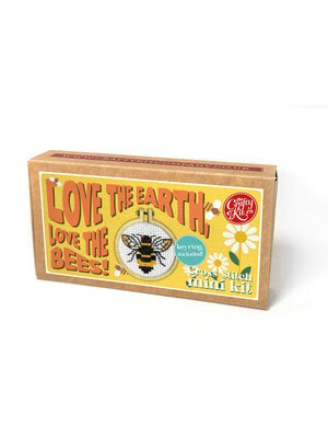 The Crafty Kit Company Borduurpakket Matchbox Love the Earth, Love the Bees - The Crafty Kit Company