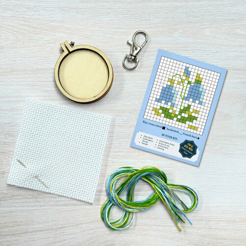 The Crafty Kit Company Borduurpakket Matchbox Picked just for you! (Bluebells) - The Crafty Kit Company