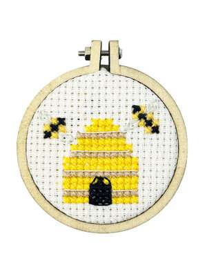 The Crafty Kit Company -  Borduurpakket Matchbox Sweeter than Honey - The Crafty Kit Company