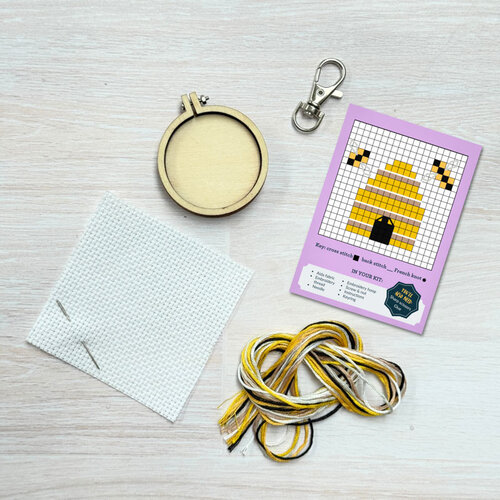 The Crafty Kit Company Borduurpakket Matchbox Sweeter than Honey - The Crafty Kit Company