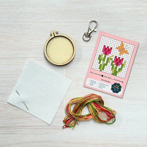 The Crafty Kit Company Borduurpakket Matchbox You Grow Girl! - The Crafty Kit Company