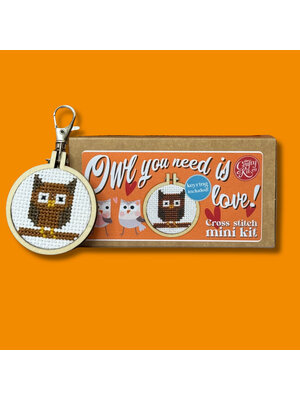 The Crafty Kit Company Borduurpakket Matchbox Owl You Need is Love! - The Crafty Kit Company