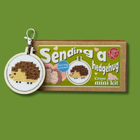 Borduurpakket Matchbox Sending a Hedgehug - The Crafty Kit Company