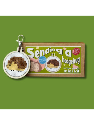 The Crafty Kit Company Borduurpakket Matchbox Sending a Hedgehug - The Crafty Kit Company