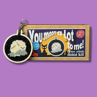 Borduurpakket Matchbox You Moon a Lot to Me - The Crafty Kit Company