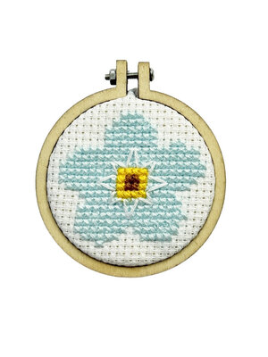 The Crafty Kit Company -  Borduurpakket Matchbox Forget Me-Not - The Crafty Kit Company