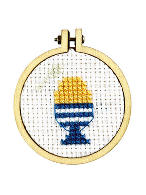The Crafty Kit Company -  Borduurpakket Matchbox You're Eggcelent! - The Crafty Kit Company