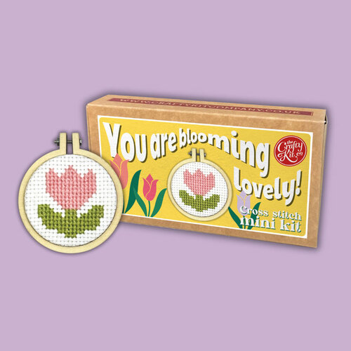 The Crafty Kit Company Borduurpakket Matchbox You Are Blooming Lovely! (Tulip) - The Crafty Kit Company The Crafty Kit Company Borduurpakket Matchbox You Are Blooming Lovely! (Tulip) - The Crafty Kit Company