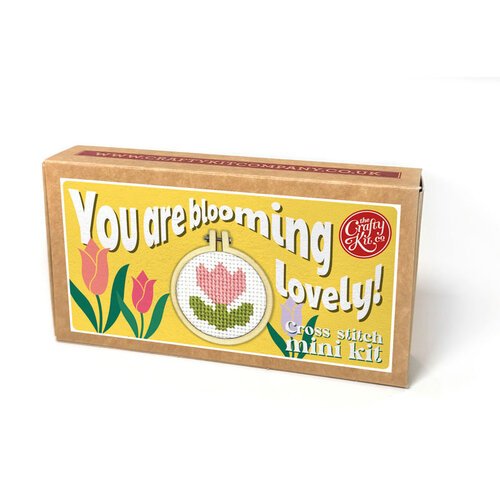 The Crafty Kit Company Borduurpakket Matchbox You Are Blooming Lovely! (Tulip) - The Crafty Kit Company The Crafty Kit Company Borduurpakket Matchbox You Are Blooming Lovely! (Tulip) - The Crafty Kit Company