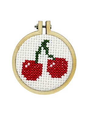 The Crafty Kit Company - Borduurpakket Matchbox I Love You Cherry Much - The Crafty Kit Company The Crafty Kit Company - Borduurpakket Matchbox I Love You Cherry Much - The Crafty Kit Company