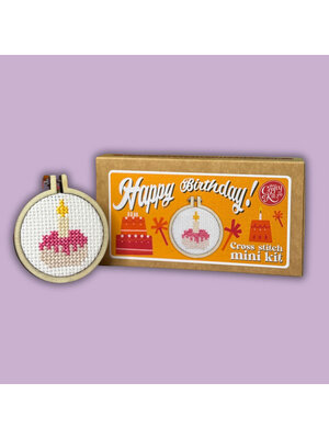 The Crafty Kit Company Borduurpakket Matchbox Happy Birthday (Cake) - The Crafty Kit Company