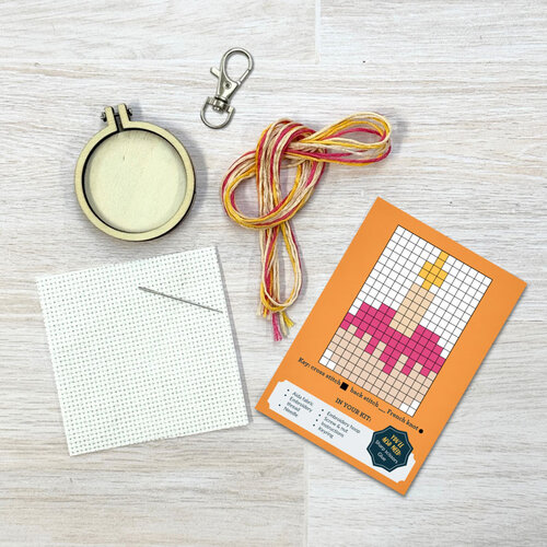 The Crafty Kit Company Borduurpakket Matchbox Happy Birthday (Cake) - The Crafty Kit Company