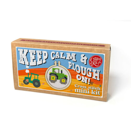 The Crafty Kit Company Borduurpakket Matchbox Keep Calm & Keep Ploughing on - The Crafty Kit Company The Crafty Kit Company Borduurpakket Matchbox Keep Calm & Keep Ploughing on - The Crafty Kit Company
