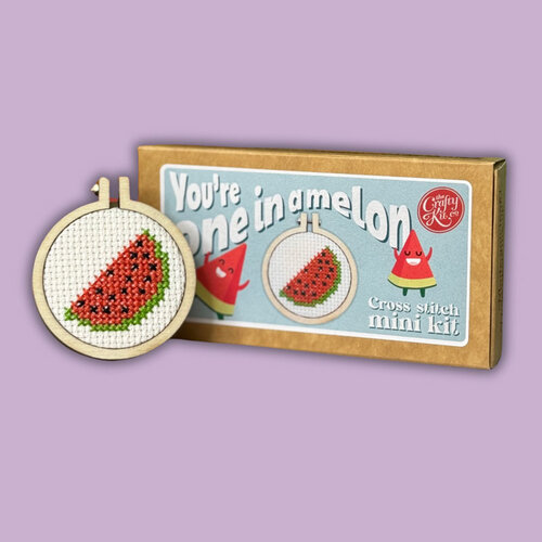 The Crafty Kit Company Borduurpakket Matchbox You're One in a Melon - The Crafty Kit Company The Crafty Kit Company Borduurpakket Matchbox You're One in a Melon - The Crafty Kit Company
