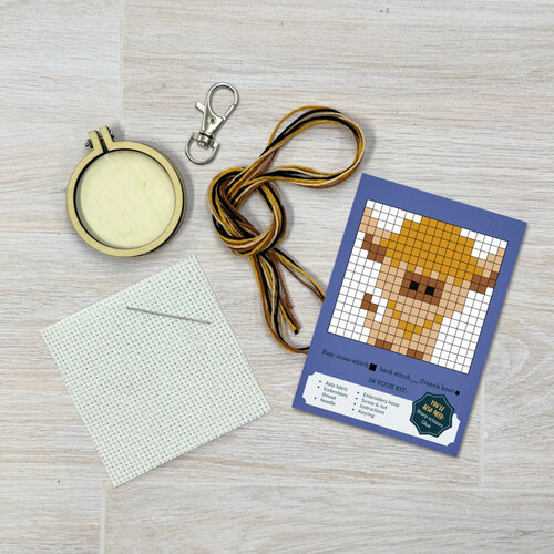 The Crafty Kit Company Borduurpakket Matchbox Och aye the Moo! (Highland Cow) - The Crafty Kit Company The Crafty Kit Company Borduurpakket Matchbox Och aye the Moo! (Highland Cow) - The Crafty Kit Company