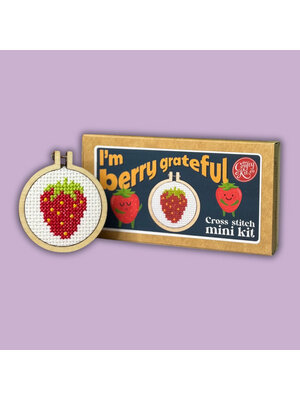 The Crafty Kit Company Borduurpakket Matchbox I'm Berry Grateful (Strawberry) - The Crafty Kit Company