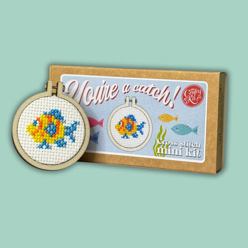 The Crafty Kit Company Borduurpakket Matchbox You're a Catch (Fish) - The Crafty Kit Company