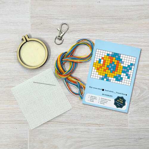 The Crafty Kit Company Borduurpakket Matchbox You're a Catch (Fish) - The Crafty Kit Company