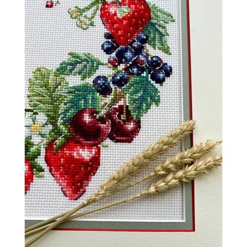 RIOLIS Borduurpakket Wreath with Berries - RIOLIS RIOLIS Borduurpakket Wreath with Berries - RIOLIS