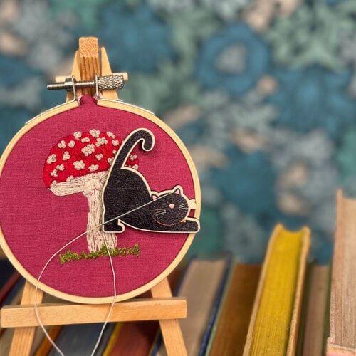The Crafty Kit Company Wooden Needle Minder Cat - Midnight - The Crafty Kit Company The Crafty Kit Company Wooden Needle Minder Cat - Midnight - The Crafty Kit Company