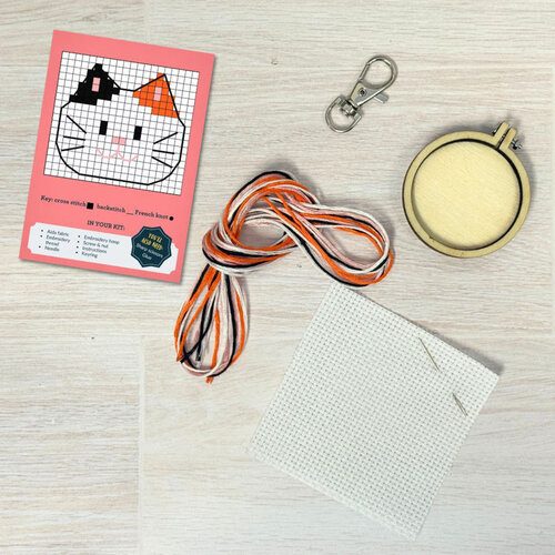 The Crafty Kit Company Borduurpakket Matchbox - Have a Purr-fect Day! - The Crafty Kit Company The Crafty Kit Company Borduurpakket Matchbox - Have a Purr-fect Day! - The Crafty Kit Company