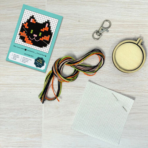 The Crafty Kit Company Borduurpakket Matchbox - Life is Better with Cats - The Crafty Kit Company