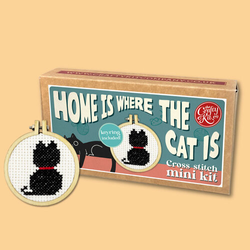 The Crafty Kit Company Borduurpakket Matchbox - Home is Where the Cat is - The Crafty Kit Company The Crafty Kit Company Borduurpakket Matchbox - Home is Where the Cat is - The Crafty Kit Company