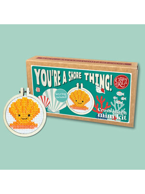 The Crafty Kit Company Borduurpakket Matchbox - You're a Shore Thing! - The Crafty Kit Company The Crafty Kit Company Borduurpakket Matchbox - You're a Shore Thing! - The Crafty Kit Company