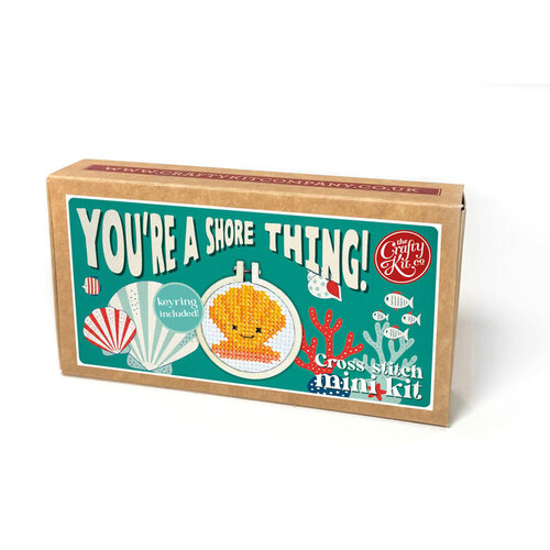 The Crafty Kit Company Borduurpakket Matchbox - You're a Shore Thing! - The Crafty Kit Company The Crafty Kit Company Borduurpakket Matchbox - You're a Shore Thing! - The Crafty Kit Company